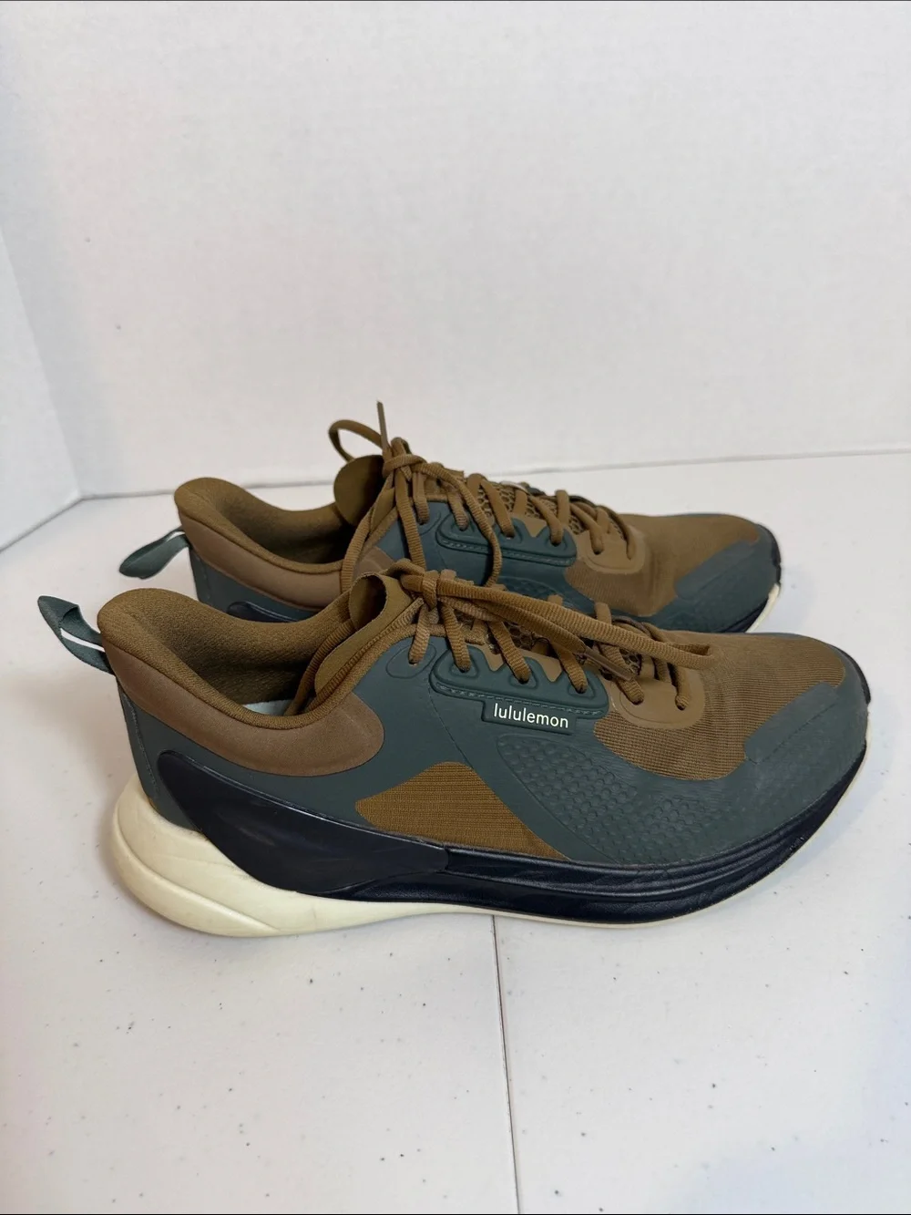 Lululemon Blissfeel Trail Women’s Running Shoe Style Number: W9EPZS